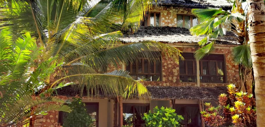 Hidden Gem in Pongwe - 2 Charming Villas with Land - Photo 2